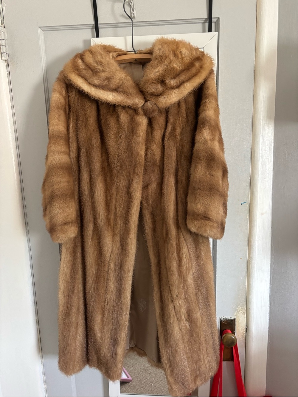 Joseph Horne Co Classic Women's Brown Fur Coat - Luxurious Long Jacket